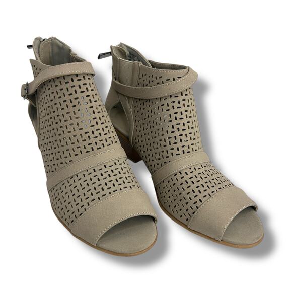 NEW Easy Street Carrigan Sandals Taupe Cut out Booties Open Toe Block Heel Shoes - Picture 9 of 13